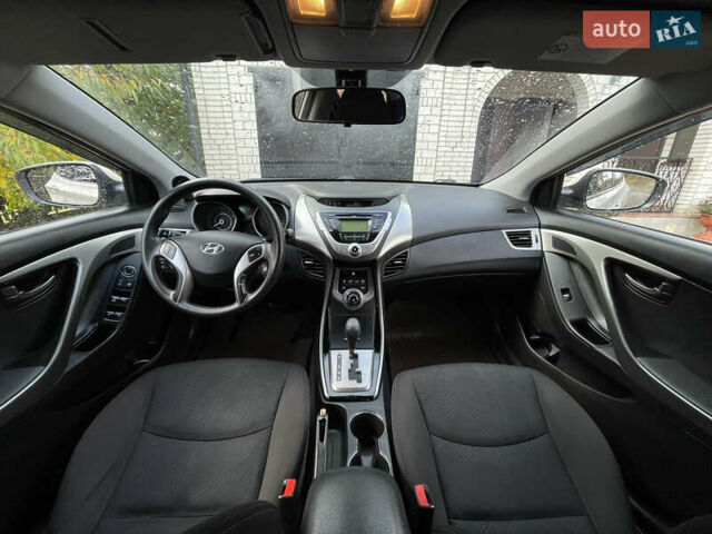 Хендай Элантра 2013 в Голованевске на Automoto.ua Бежевый Хендай Элантра, объемом двигателя 1.6 л и пробегом 130 тыс. км за 9900 $, фото 12 на Automoto.ua