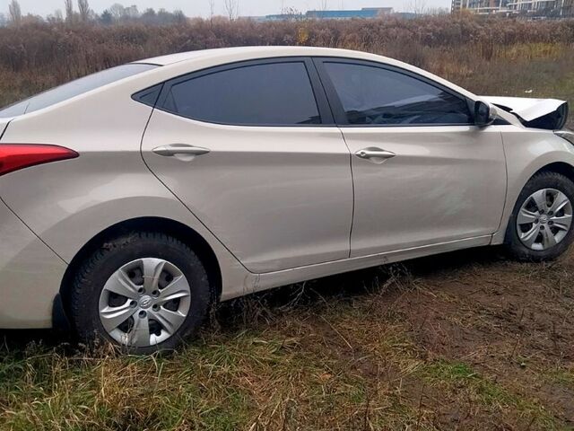 Бежевый Хендай Элантра, объемом двигателя 1.6 л и пробегом 116 тыс. км за 3300 $, фото 2 на Automoto.ua