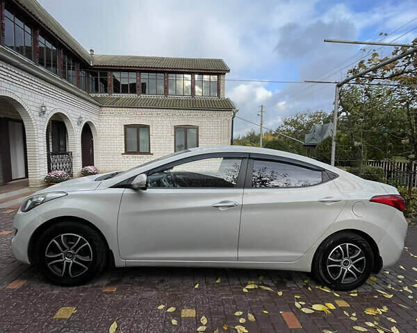 Хендай Элантра 2013 в Голованевске на Automoto.ua Бежевый Хендай Элантра, объемом двигателя 1.6 л и пробегом 130 тыс. км за 9900 $, фото 5 на Automoto.ua