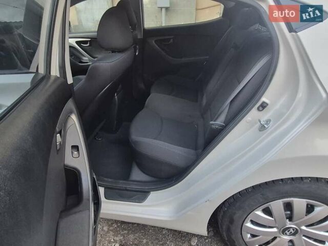 Бежевый Хендай Элантра, объемом двигателя 1.6 л и пробегом 220 тыс. км за 8200 $, фото 14 на Automoto.ua