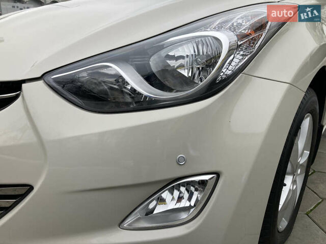 Бежевый Хендай Элантра, объемом двигателя 1.8 л и пробегом 8 тыс. км за 16999 $, фото 2 на Automoto.ua