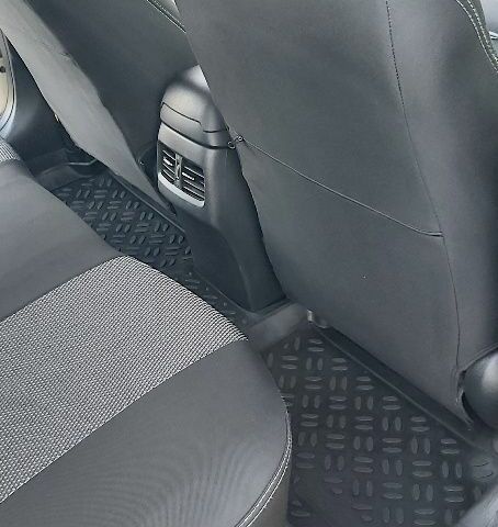 Бежевий Хендай Елантра, об'ємом двигуна 1.6 л та пробігом 68 тис. км за 256 $, фото 18 на Automoto.ua