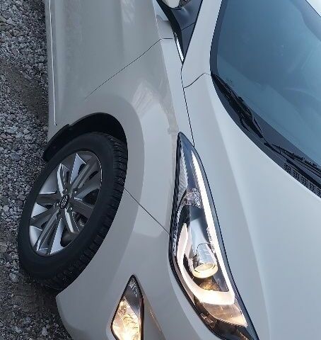 Бежевий Хендай Елантра, об'ємом двигуна 1.6 л та пробігом 68 тис. км за 256 $, фото 11 на Automoto.ua