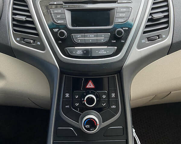 Бежевый Хендай Элантра, объемом двигателя 1.8 л и пробегом 197 тыс. км за 8850 $, фото 2 на Automoto.ua