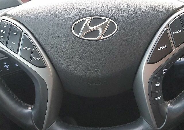 Бежевий Хендай Елантра, об'ємом двигуна 1.6 л та пробігом 68 тис. км за 256 $, фото 15 на Automoto.ua