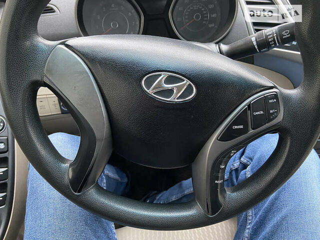 Бежевый Хендай Элантра, объемом двигателя 1.8 л и пробегом 197 тыс. км за 8850 $, фото 1 на Automoto.ua