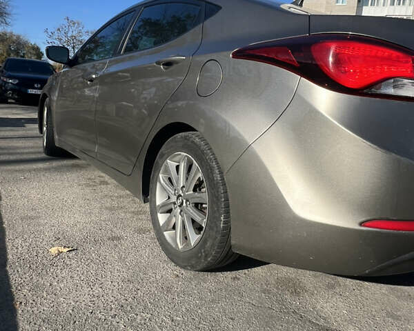 Бежевий Хендай Елантра, об'ємом двигуна 1.8 л та пробігом 174 тис. км за 9550 $, фото 5 на Automoto.ua