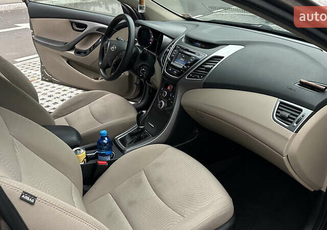 Бежевый Хендай Элантра, объемом двигателя 1.8 л и пробегом 115 тыс. км за 9600 $, фото 13 на Automoto.ua