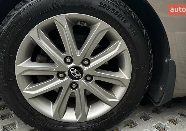 Бежевый Хендай Элантра, объемом двигателя 1.8 л и пробегом 115 тыс. км за 9600 $, фото 20 на Automoto.ua