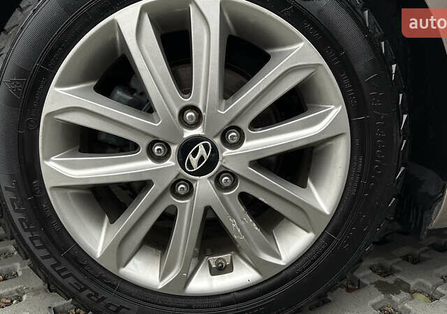 Бежевый Хендай Элантра, объемом двигателя 1.8 л и пробегом 115 тыс. км за 9600 $, фото 19 на Automoto.ua