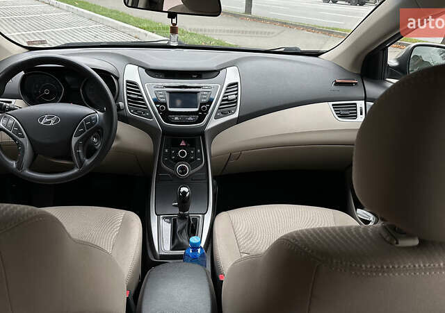 Бежевый Хендай Элантра, объемом двигателя 1.8 л и пробегом 115 тыс. км за 9600 $, фото 11 на Automoto.ua