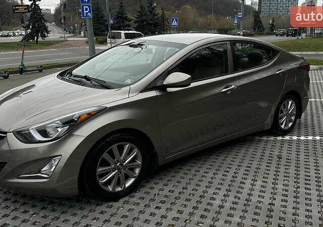 Бежевый Хендай Элантра, объемом двигателя 1.8 л и пробегом 115 тыс. км за 9600 $, фото 4 на Automoto.ua