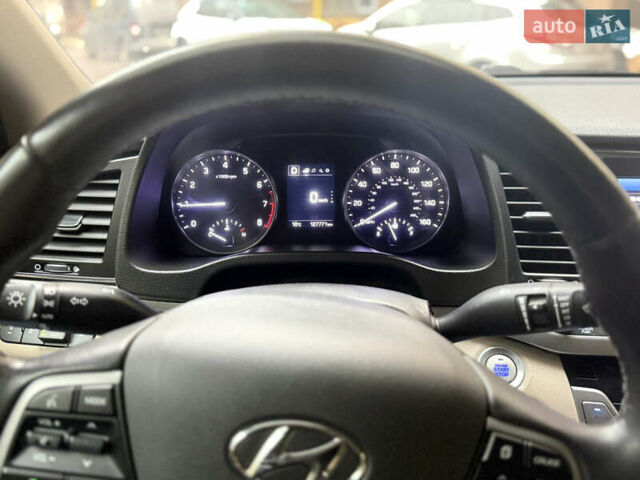Бежевый Хендай Элантра, объемом двигателя 2 л и пробегом 127 тыс. км за 11800 $, фото 7 на Automoto.ua