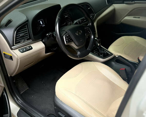 Бежевый Хендай Элантра, объемом двигателя 2 л и пробегом 127 тыс. км за 11800 $, фото 8 на Automoto.ua