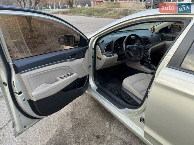 Бежевый Хендай Элантра, объемом двигателя 2 л и пробегом 78 тыс. км за 12500 $, фото 6 на Automoto.ua