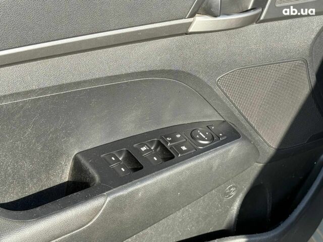 Бежевый Хендай Элантра, объемом двигателя 1.6 л и пробегом 64 тыс. км за 12490 $, фото 9 на Automoto.ua