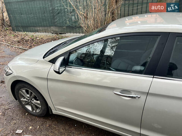 Бежевый Хендай Элантра, объемом двигателя 1.59 л и пробегом 94 тыс. км за 14950 $, фото 2 на Automoto.ua