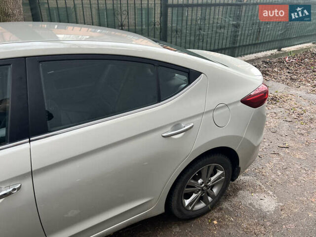 Бежевый Хендай Элантра, объемом двигателя 1.59 л и пробегом 94 тыс. км за 14950 $, фото 3 на Automoto.ua