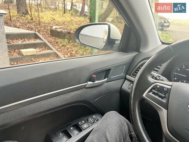 Бежевый Хендай Элантра, объемом двигателя 1.59 л и пробегом 94 тыс. км за 14950 $, фото 10 на Automoto.ua