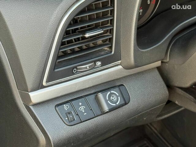 Бежевый Хендай Элантра, объемом двигателя 1.6 л и пробегом 64 тыс. км за 12490 $, фото 10 на Automoto.ua