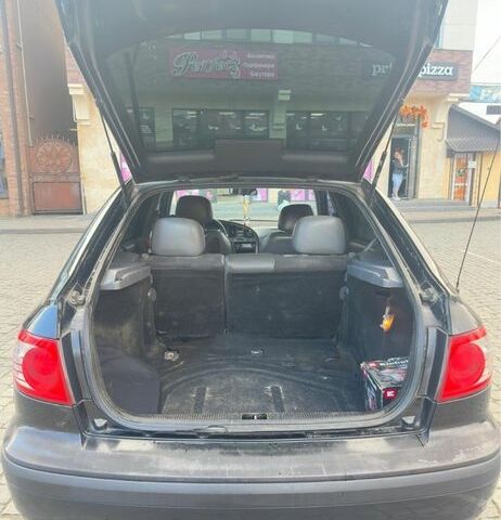 Хендай Элантра 2004 в Хусте на Automoto.ua Черный Хендай Элантра, объемом двигателя 2 л и пробегом 179 тыс. км за 3038 $, фото 7 на Automoto.ua