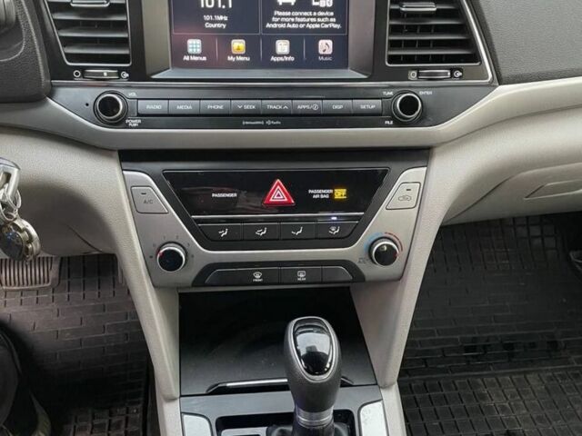 Чорний Хендай Елантра, об'ємом двигуна 2 л та пробігом 137 тис. км за 12000 $, фото 5 на Automoto.ua