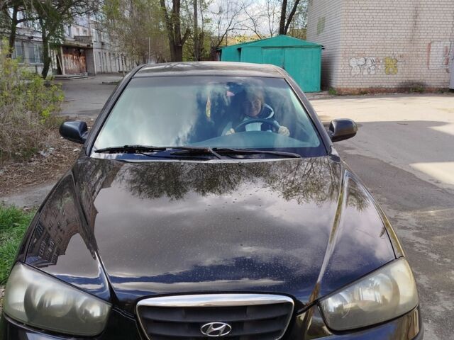 Черный Хендай Элантра, объемом двигателя 2 л и пробегом 280 тыс. км за 3000 $, фото 2 на Automoto.ua