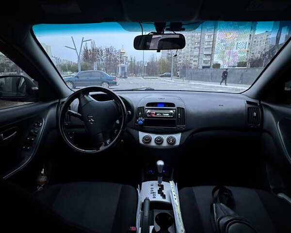 Чорний Хендай Елантра, об'ємом двигуна 1.59 л та пробігом 255 тис. км за 6300 $, фото 10 на Automoto.ua