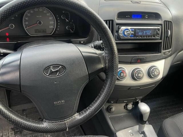 Чорний Хендай Елантра, об'ємом двигуна 1.6 л та пробігом 250 тис. км за 4200 $, фото 3 на Automoto.ua