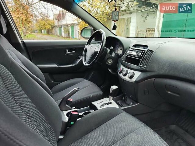 Чорний Хендай Елантра, об'ємом двигуна 1.59 л та пробігом 147 тис. км за 6400 $, фото 1 на Automoto.ua