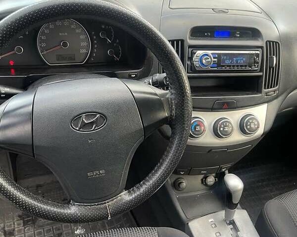 Хендай Элантра 2007 в Киеве на Automoto.ua Черный Хендай Элантра, объемом двигателя 1.6 л и пробегом 250 тыс. км за 4000 $, фото 4 на Automoto.ua