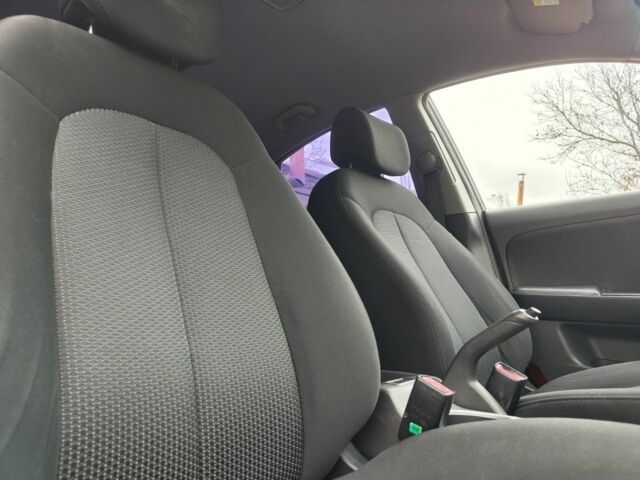 Чорний Хендай Елантра, об'ємом двигуна 1.6 л та пробігом 147 тис. км за 6400 $, фото 13 на Automoto.ua