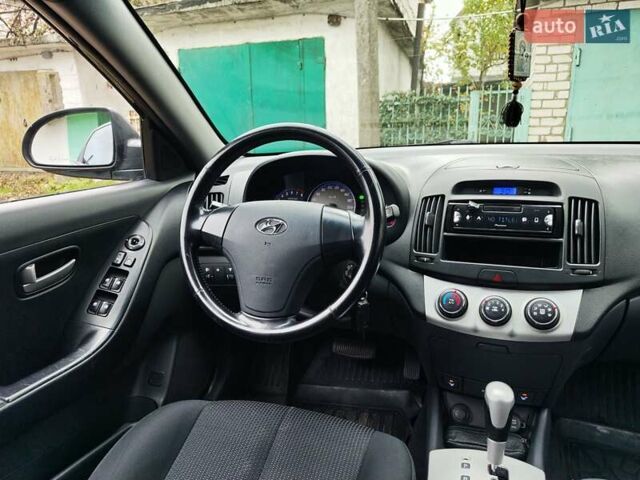 Чорний Хендай Елантра, об'ємом двигуна 1.59 л та пробігом 147 тис. км за 6400 $, фото 5 на Automoto.ua