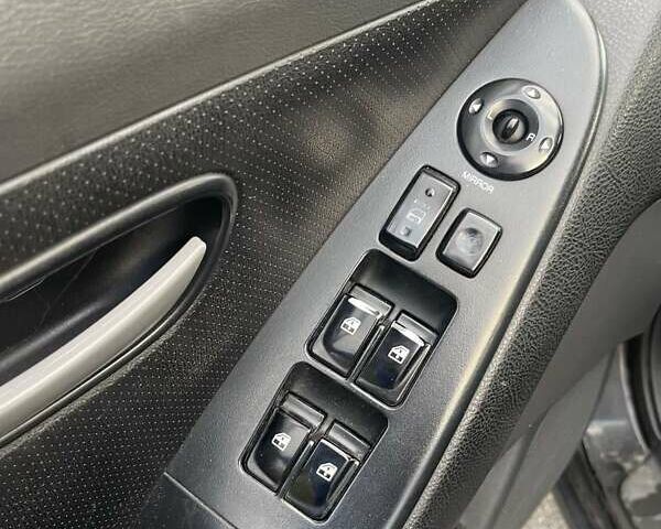 Хендай Элантра 2007 в Киеве на Automoto.ua Черный Хендай Элантра, объемом двигателя 1.6 л и пробегом 250 тыс. км за 4000 $, фото 6 на Automoto.ua