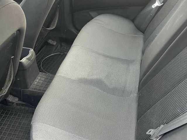 Чорний Хендай Елантра, об'ємом двигуна 1.6 л та пробігом 250 тис. км за 4200 $, фото 4 на Automoto.ua