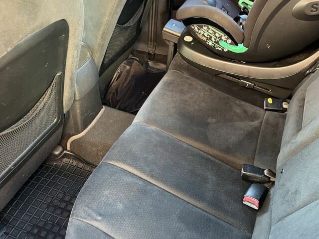 Черный Хендай Элантра, объемом двигателя 1.6 л и пробегом 240 тыс. км за 6411 $, фото 9 на Automoto.ua