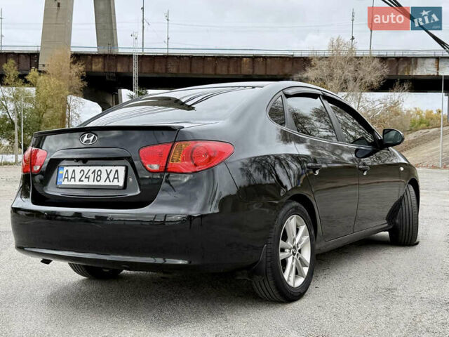 Чорний Хендай Елантра, об'ємом двигуна 2 л та пробігом 240 тис. км за 7850 $, фото 4 на Automoto.ua