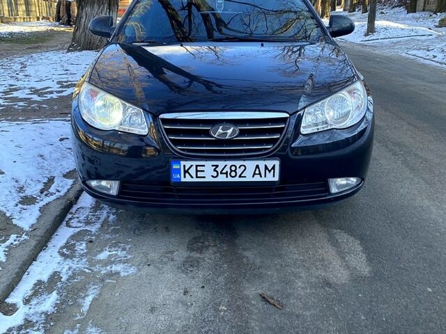 Черный Хендай Элантра, объемом двигателя 1.6 л и пробегом 158 тыс. км за 6800 $, фото 2 на Automoto.ua