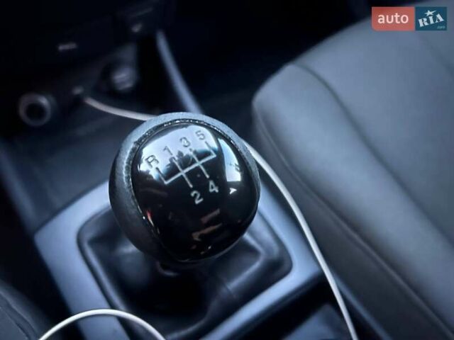 Чорний Хендай Елантра, об'ємом двигуна 1.59 л та пробігом 310 тис. км за 5290 $, фото 17 на Automoto.ua