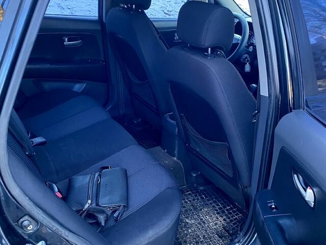 Черный Хендай Элантра, объемом двигателя 1.6 л и пробегом 158 тыс. км за 6800 $, фото 6 на Automoto.ua