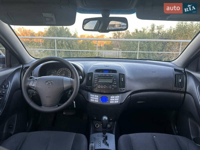 Чорний Хендай Елантра, об'ємом двигуна 1.6 л та пробігом 197 тис. км за 6500 $, фото 27 на Automoto.ua