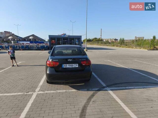 Черный Хендай Элантра, объемом двигателя 1.59 л и пробегом 213 тыс. км за 5300 $, фото 2 на Automoto.ua
