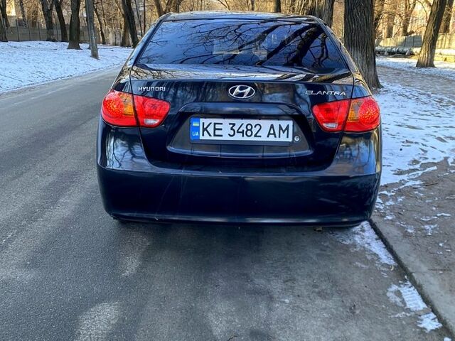 Черный Хендай Элантра, объемом двигателя 1.6 л и пробегом 158 тыс. км за 6800 $, фото 4 на Automoto.ua