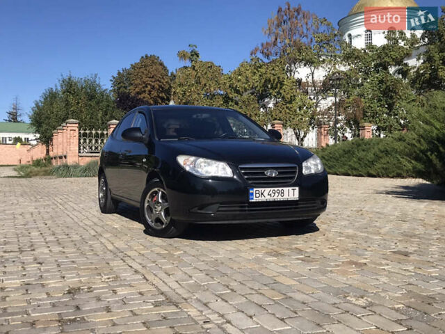 Чорний Хендай Елантра, об'ємом двигуна 1.59 л та пробігом 211 тис. км за 4999 $, фото 1 на Automoto.ua