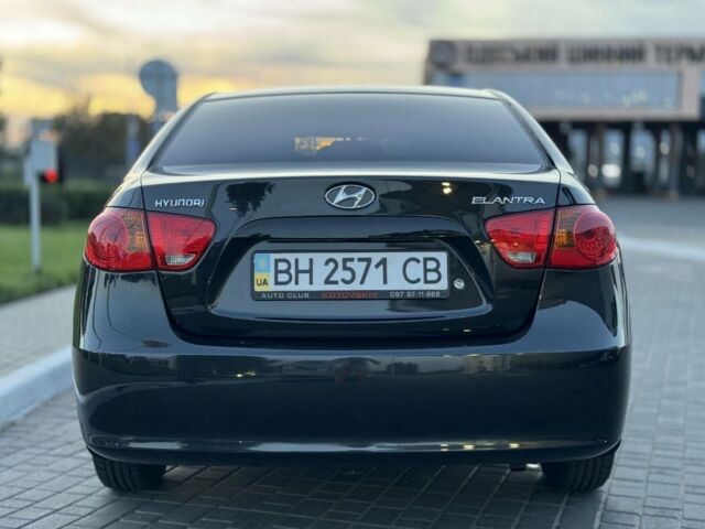 Черный Хендай Элантра, объемом двигателя 1.6 л и пробегом 150 тыс. км за 6500 $, фото 5 на Automoto.ua