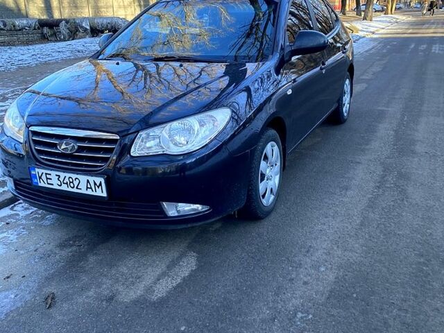Черный Хендай Элантра, объемом двигателя 1.6 л и пробегом 158 тыс. км за 6800 $, фото 1 на Automoto.ua