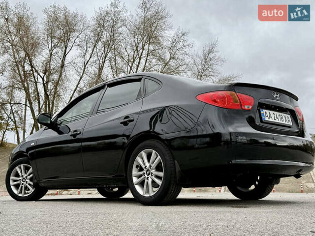 Чорний Хендай Елантра, об'ємом двигуна 2 л та пробігом 240 тис. км за 7850 $, фото 5 на Automoto.ua