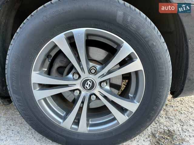 Черный Хендай Элантра, объемом двигателя 1.59 л и пробегом 240 тыс. км за 6257 $, фото 23 на Automoto.ua