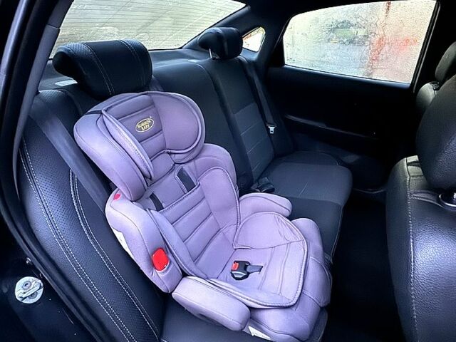 Черный Хендай Элантра, объемом двигателя 1.6 л и пробегом 261 тыс. км за 4799 $, фото 7 на Automoto.ua