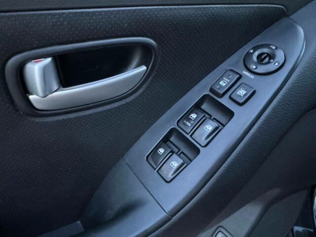 Черный Хендай Элантра, объемом двигателя 1.6 л и пробегом 150 тыс. км за 6500 $, фото 9 на Automoto.ua